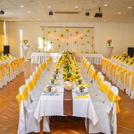 Magistern Konferencia Es Wellnesshotel Hotel Siofok