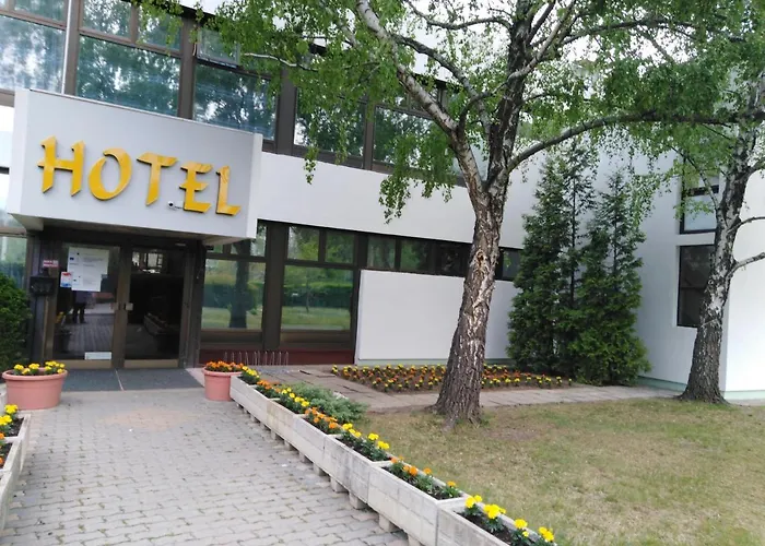 酒店 Magistern Konferencia Es Wellnesshotel 希欧福克